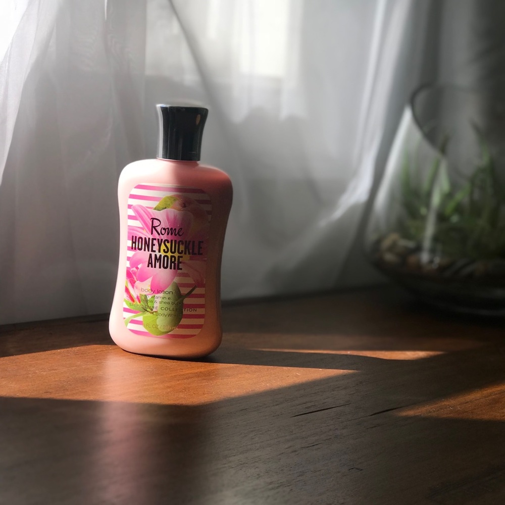 Rome Honeysuckle Amore body lotion